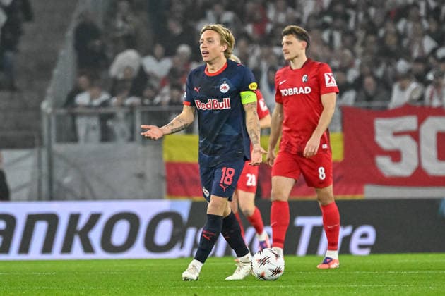 Mads Bidstrup FC Red Bull Salzburg, 18 with emotion GER, SC Freiburg FC Salzburg, football, Europa League, matchday 6, 2025 2026 season, 11 12 2025 GER, SC Freiburg FC Salzburg, football, Europa League, matchday 6, 2025 2026 season, 11 12 2025 Freiburg Copyright: xEibner-Pressefoto ThomasxHessx EP_THS
