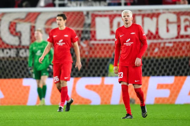251211 Thore Pedersen of Brann looks dejected during the UEFA Europa League football match between Brann and Fenerbache on December 11, 2025 in Bergen Photo Marius Simensen BILDBYRAN COP 238 MM0053 bbeng fotboll football soccer fotball uefa europa league brann fenerbache depp  Copyright: MARIUSxSIMENSEN BB251211ZR019