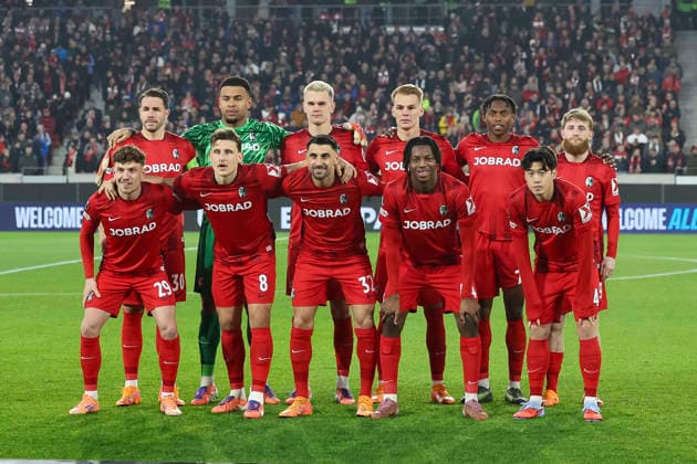 Team photo, Team photo SC Freiburg , Germany, Football, UEFA Europa League, Matchday 6, 2025 2026, SC Freiburg vs RB Salzburg, 11 12 2025, Europa Park Stadion Freiburg , Freiburg im Breisgau, Germany Freiburg im Breisgau Europa Park Stadion Freiburg Baden Württemberg Germany Copyright: xGrantxHubbsx
