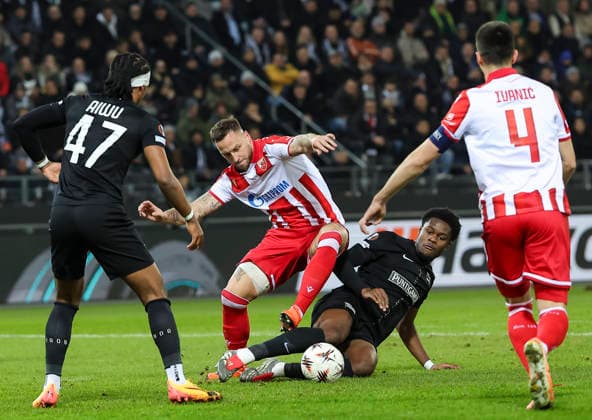 Sturm v Crvena Zvezda, UEFA Europa League, League phase, Matchday 6, season 2025 2026 Marko Arnautovic (L) of Crvena Zvezda in action during the UEFA Europa League football match between Sturm Graz and Crvena Zvezda (Red Star) at Stadion Graz Liebenau on December 11. 2025. in Graz, Austria. Graz Austria Copyright: xPedjaxMilosavljevic STARSPORTx