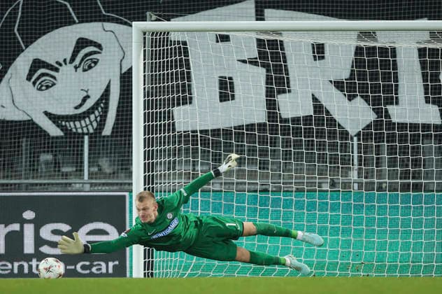 Sturm v Crvena Zvezda, UEFA Europa League, League phase, Matchday 6, season 2025 2026 goalkeeper Oliver Christensen of Sturm Graz during the UEFA Europa League football match between Sturm Graz and Crvena Zvezda (Red Star) at Stadion Graz Liebenau on December 11. 2025. in Graz, Austria. Graz Austria Copyright: xPedjaxMilosavljevic STARSPORTx