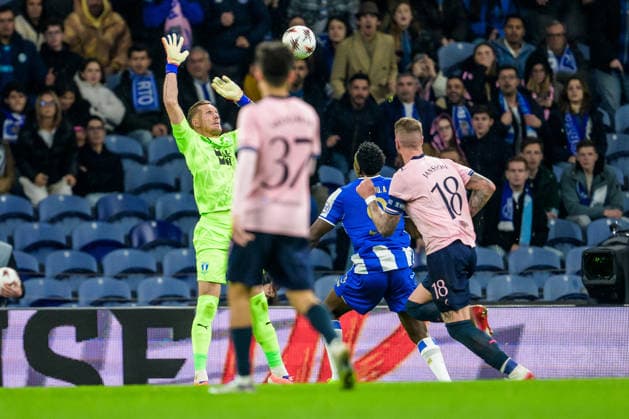 251211 goalkeeper Robin Olsen of Malmö FF during the Europa League football match between Porto and Malmö FF on December 11, 2025 in Porto Photo Ludvig Thunman BILDBYRAN kod LT LT0761 fotboll football soccer fotball uefa europa league europa league porto malmö ff bbeng  Copyright: LUDVIGxTHUNMAN BB251211LT068