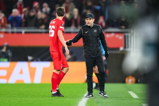 251211 Eivind Helland of Brann leaves the pitch after receiving a red card during the UEFA Europa League football match between Brann and Fenerbache on December 11, 2025 in Bergen Photo Marius Simensen BILDBYRAN COP 238 MM0053 bbeng fotboll football soccer fotball uefa europa league brann fenerbache  Copyright: MARIUSxSIMENSEN BB251211ZZ019