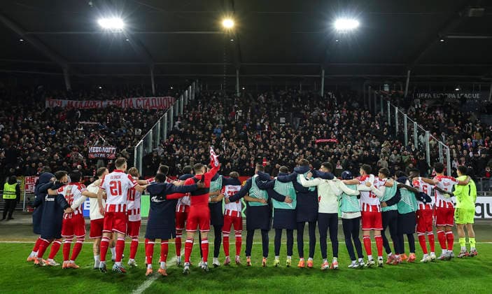 Sturm v Crvena Zvezda, UEFA Europa League, League phase, Matchday 6, season 2025 2026 Players of Crvena Zvezda celebrate with fans, delije after winning the UEFA Europa League football match between Sturm Graz and Crvena Zvezda (Red Star) at Stadion Graz Liebenau on December 11. 2025. in Graz, Austria. Graz Austria Copyright: xPedjaxMilosavljevic STARSPORTx
