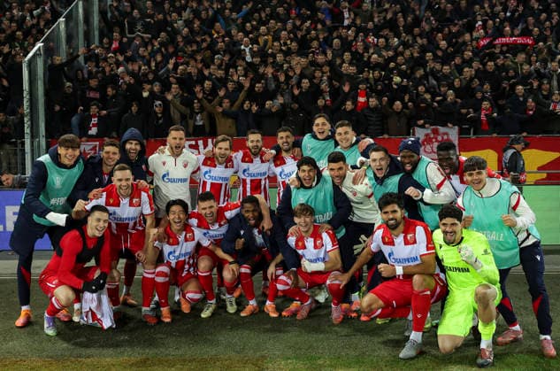 Sturm v Crvena Zvezda, UEFA Europa League, League phase, Matchday 6, season 2025 2026 Players of Crvena Zvezda celebrate with fans, delije after winning the UEFA Europa League football match between Sturm Graz and Crvena Zvezda (Red Star) at Stadion Graz Liebenau on December 11. 2025. in Graz, Austria. Graz Austria Copyright: xPedjaxMilosavljevic STARSPORTx