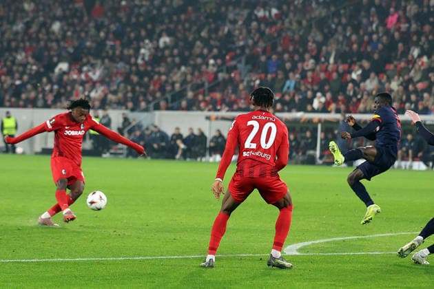 11 12 2025, xrekx, Football UEFA Europa League, SC Freiburg RB Salzburg v l Goal kick Johan Manzambi SC Freiburg DFL DFB REGULATIONS PROHIBIT ANY USE OF PHOTOGRAPHS as IMAGE SEQUENCES and or QUASI VIDEO Freiburg