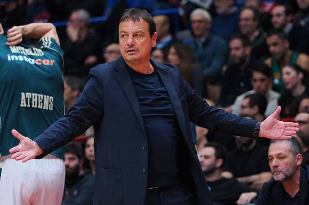 Ergin Ataman, head coach (Panathinaikos AKTOR Athens) during Olimpia Milano vs Panathinaikos Atene, Basketball Euroleague match in Assago (MI), Italy, December 11 2025  Copyright: xSavinoxPaolella IPAxSportx xipa-agency.netx xx IPA_69039560 IPA_Agency_IPA69039560