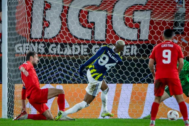 UEFA Europa League 2025 SK Brann Fenerbahce Bergen 20251211 Fenerbahces Talisca celebrates the 3 0 goal in the UEFA Europa League match between SK Brann and Fenerbahce at Brann Stadium Photo Paul S Amundsen NTB Bergen Norway EDITORIAL USE ONLY RESTRICTED USE FOR BETTING COMPANIES  Copyright: xPaulxS.xAmundsenx xNTBx