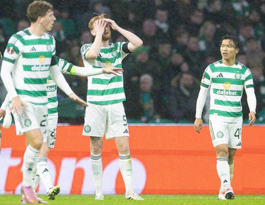 11.12.2025 Celtic v Roma, UEFA Europa League, League Stage ........................... Liam Scales and Reo Hatate dejected after conceding  Copyright: xKennyxRamsay.x78xNewarkxStreet.x NINTCHDBPICT001045073556