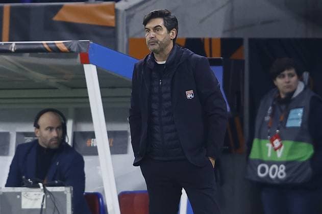 LYON , 17-11-2025 , Groupama Stadium , season 2025 2026 , UEFA Europa League League phase . match between Olympique Lyon and Go Ahead Eagles, Picture shows Olympique Lyonnais trainer coach Paulo Fonseca Olympique Lyon - Go Ahead Eagles  x200124414x Copyright: