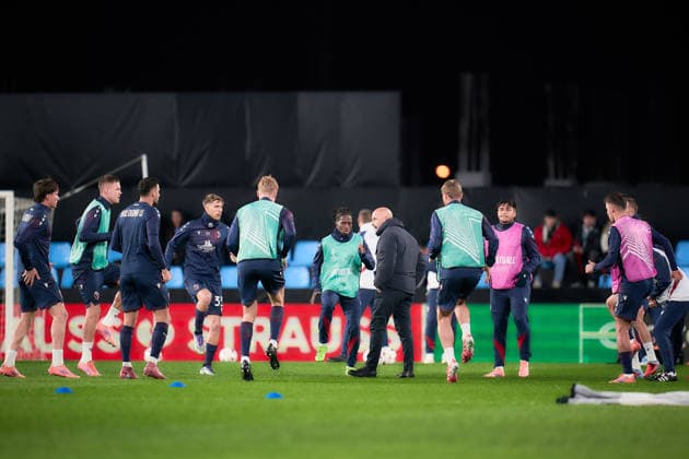 ESP: RC Celta - Bologna FC UEFA Europa League. Matchday 6. Warm up of Bologna FC Group team during the UEFA Europa League match, between RC Celta and Bologna FC, Matchday 6, Balaidos Stadium on December 11, 2025 in Vigo, Spain. kpng Copyright: xPedroxMinax xPRESSINx PM_251211_CEL_BOL_001