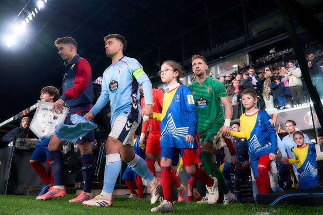 ESP: RC Celta - Bologna FC UEFA Europa League. Matchday 6. RC Celta and Bologna FC previous begin the match during the UEFA Europa League match, between RC Celta and Bologna FC, Matchday 6, Balaidos Stadium on December 11, 2025 in Vigo, Spain. kpng Copyright: xPedroxMinax xPRESSINx PM_251211_CEL_BOL_018