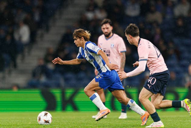 Rodrigo Mora seen during UEFA Europa League game between teams of FC Porto and Malmo FF (Bernardo Benjamim Ball Raw Images) Porto Estadio do Dragao Portugal Copyright: xBernardoxBenjamimx bernardobenjamim_porto_malmo_2526-29