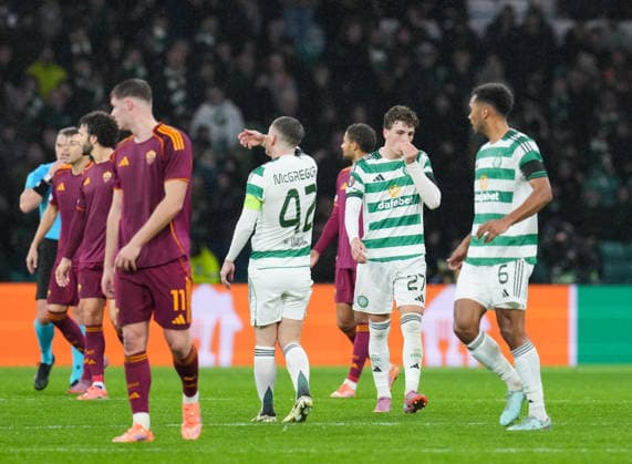 Arne Engels of Celtic reacts after missing a penalty kick just before half-time. Celtic v Roma, UEFA Europa League, Group Stage, Football, Celtic Park, Glasgow, Scotland, UK - 11 Dec 2025Glasgow Celtic Park United Kingdom EDITORIAL USE ONLY No use with unauthorised audio, video, data, fixture lists, club league logos or live services. Online in-match use limited to 120 images, no video emulation. No use in betting, games or single club league player publications. Copyright: xStuartxWallace Shutterstockx 16080577br