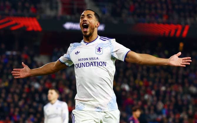 Youri Tielemans of Aston Villa celebrates scoring a goal after making the score 1-2. FC Basel v Aston Villa, UEFA Europa League, Group Stage, Football, St. Jakob-Park, Basel, Switzerland - 11 Dec 2025Basel St. Jakob-Park Switzerland EDITORIAL USE ONLY No use with unauthorised audio, video, data, fixture lists, club league logos or live services. Online in-match use limited to 120 images, no video emulation. No use in betting, games or single club league player publications. Copyright: xJamesxMarsh Shutterstockx 16080606bx