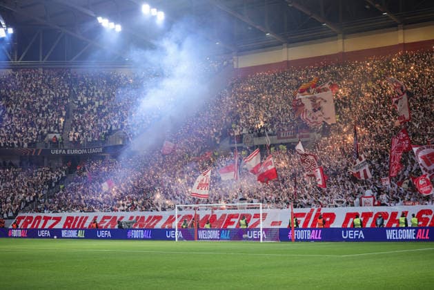 11 12 2025, xhettx, Football UEFA Europa League, SC Freiburg RB Salzburg v l Home fans before the match DFL DFB REGULATIONS PROHIBIT ANY USE OF PHOTOGRAPHS as IMAGE SEQUENCES and or QUASI VIDEO Freiburg