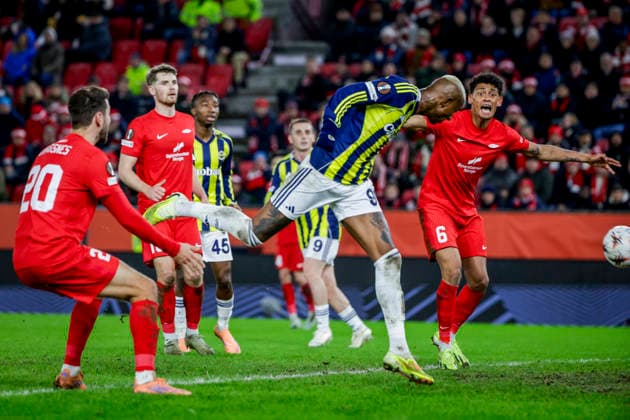 UEFA Europa League 2025 SK Brann Fenerbahce Bergen 20251211 Fenerbahce Talisca scores the 4 0 goal during the UEFA Europa Leauge match between SK Brann and Fenerbahce at Brann Stadium Photo Paul S Amundsen NTB Bergen Norway EDITORIAL USE ONLY RESTRICTED USE FOR BETTING COMPANIES  Copyright: xPaulxS.xAmundsenx xNTBx