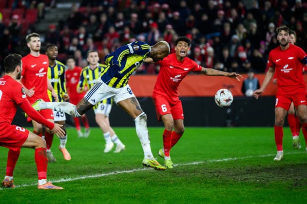 251211 Talisca of Fenerbahce scores the 0 4 goal during the UEFA Europa League football match between Brann and Fenerbache on December 11, 2025 in Bergen Photo Marius Simensen BILDBYRAN COP 238 MM0053 bbeng fotboll football soccer fotball uefa europa league brann fenerbache  Copyright: MARIUSxSIMENSEN BB251211ZQ032