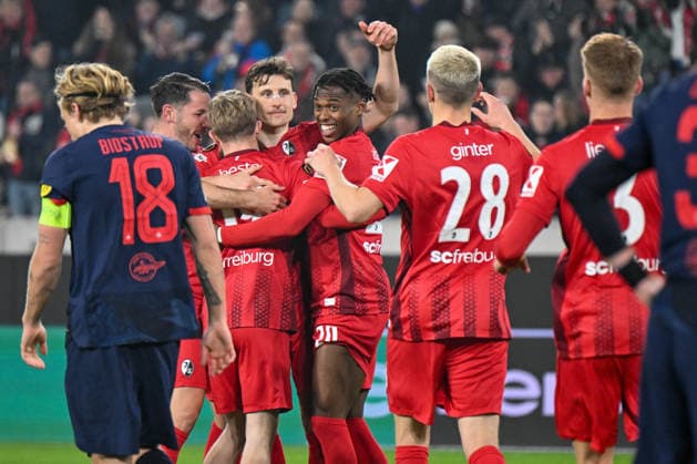 SOCCER - UEFA EL, Freiburg vs RBS FREIBURG,GERMANY,11.DEC.25 - SOCCER - UEFA Europa League, SC Freiburg vs Red Bull Salzburg. Image shows the disappointment of Mads Bidstrup (RBS) and the rejoicing of Freiburg.  GEPAxpictures xOliverxLerch