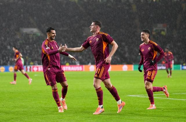 Evan Ferguson of AS Roma celebrates scoring his second goal of the gamete give Roma a 0-3 lead with team mates Zeki Celik & Matias Soule of AS Roma Celtic v Roma, UEFA Europa League, Group Stage, Football, Celtic Park, Glasgow, Scotland, UK - 11 Dec 2025Glasgow Celtic Park United Kingdom EDITORIAL USE ONLY No use with unauthorised audio, video, data, fixture lists, club league logos or live services. Online in-match use limited to 120 images, no video emulation. No use in betting, games or single club league player publications. Copyright: xStuartxWallace Shutterstockx 16080577ck