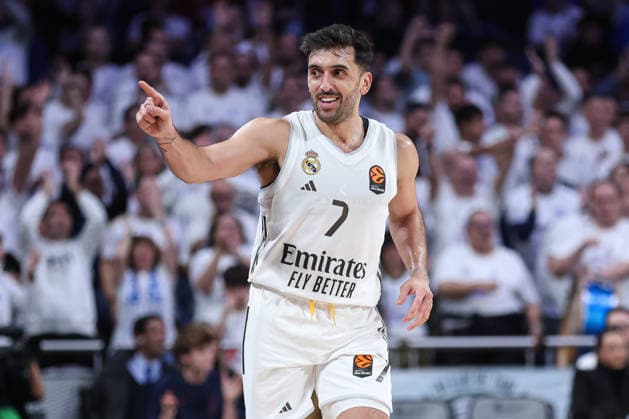 December 11, 2025, Madrid, Madrid, SPAIN: Facundo Campazzo of Real Madrid gestures during the Turkish Airlines EuroLeague Regular Season Round 15 match between Real Madrid and Kosner Baskonia Vitoria-Gasteiz at Movistar Arena on December 11, 2025 in Madrid, Spain. Madrid SPAIN - ZUMAa181 20251211_zaa_a181_096 Copyright: xIrinaxR.xHipolitox