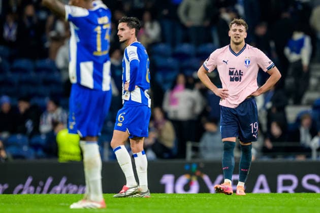 251211 Colin Rösler of Malmö FF looks dejected during the Europa League football match between Porto and Malmö FF on December 11, 2025 in Porto Photo Ludvig Thunman BILDBYRAN kod LT LT0761 fotboll football soccer fotball uefa europa league europa league porto malmö ff bbeng  Copyright: LUDVIGxTHUNMAN BB251211LT110