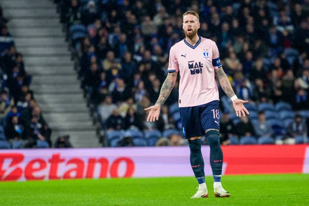 251211 Pontus Jansson of Malmö FF during the Europa League football match between Porto and Malmö FF on December 11, 2025 in Porto Photo Ludvig Thunman BILDBYRAN kod LT LT0761 fotboll football soccer fotball uefa europa league europa league porto malmö ff bbeng  Copyright: LUDVIGxTHUNMAN BB251211LT111
