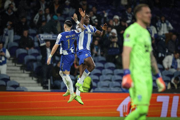 FC Porto vs Malmo FF - UEFA Europa League : (Foto Photo : Tiago Vieira Avant Sports) FC Porto vs Malmo FF - UEFA Europa League, FC Porto players Borja Sainz and Samu celebrates a goal during the Europa League football match between FC Porto and Malmo FF at Estadio do Dragao in Porto, Portugal, on December 11, 2025. (Photo : Tiago Vieira Avant Sports) Porto, Portugal Estadio do Dragao Portugal Copyright: xFoto Photox:xTiagoxVieira AvantxSportsx