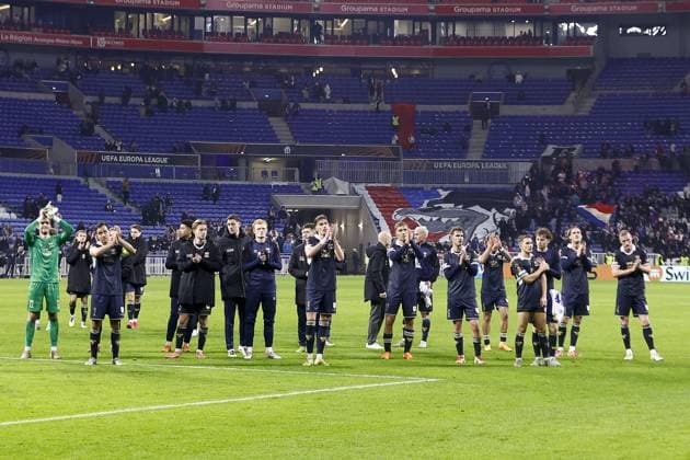 LYON , 17-11-2025 , Groupama Stadium , season 2025 2026 , UEFA Europa League League phase . match between Olympique Lyon and Go Ahead Eagles, final score 2-1 , Picture shows Eagles players thanking fans. Olympique Lyon - Go Ahead Eagles  x200126355x Copyright: