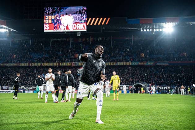 Amadou Onana (24 Aston Villa) celebrating after winning the UEFA Europa League match between FC Basel 1893 and Aston Villa at St. Jakob-Park, Basel, Switzerland. Copyright: xPriscilaxBütlerx xSPPx Sportspressphoto_SPR72984