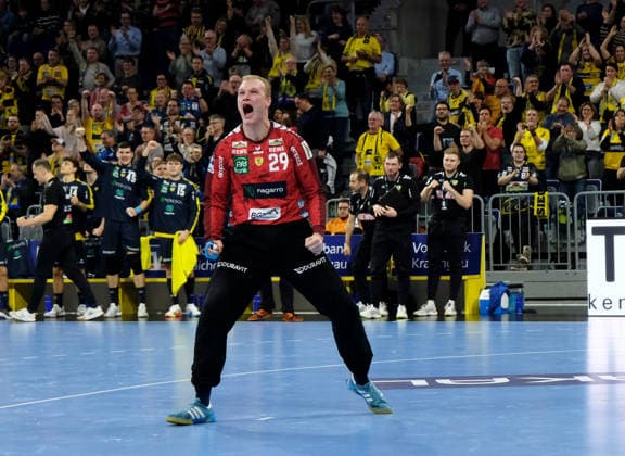 HBL Handball Bundesliga Season 2025 26 Mannheim SAP Arena 11 12 2025 Rhein Neckar Löwen rnl VfL Gummersbach gum 34 32 Goalkeeper David SPAETH Rhein Neckar Löwen HBL Handball Bundesliga
