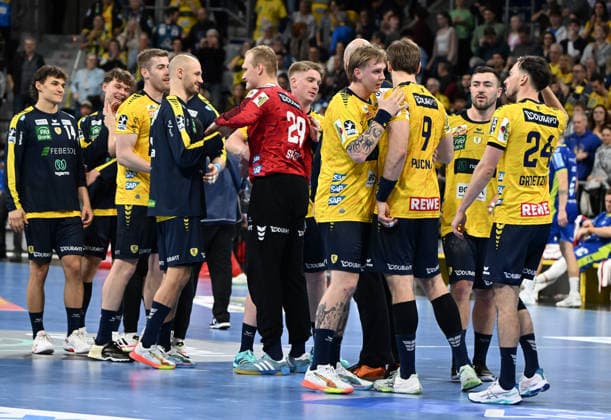 HBL Handball Bundesliga Season 2025 26 Mannheim SAP Arena 11 12 2025 Rhein Neckar Löwen rnl VfL Gummersbach gum 34 32 Rhein Neckar Löwen celebrating after the victory HBL Handball Bundesliga