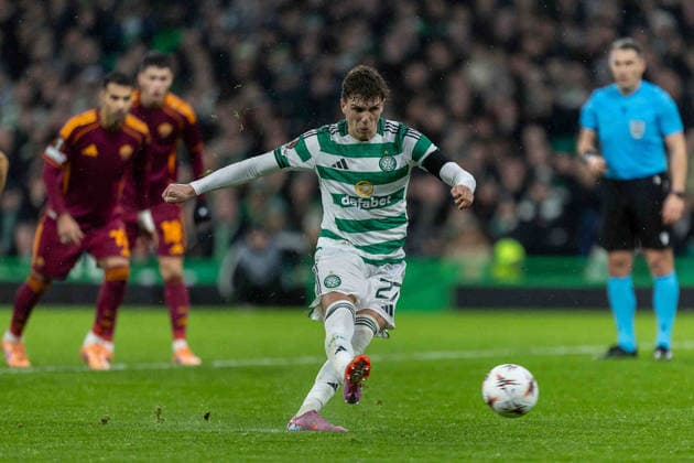 Celtic v Roma Europa League 11 12 2025. Arne Engels of Celtic FC steps up to take the penalty that is eventually saved by Mile Svilar of AS Roma during the UEFA Europa League 2025 26 Matchday 6. Celtic FC vs AS Roma, Celtic Park, Glasgow, 11 December 2025. Parkhead Celtic Park Glasgow Scotland Editorial use only , Copyright: xColinxPoultneyx PSI-23408-0012