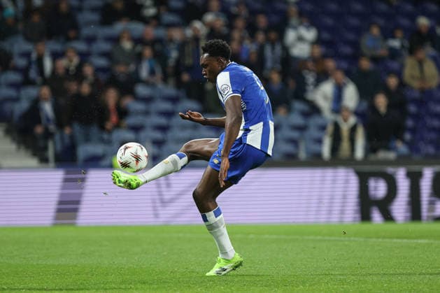 FC Porto vs Malmo FF - UEFA Europa League : (Foto Photo : Tiago Vieira Avant Sports) FC Porto vs Malmo FF - UEFA Europa League, Samu Aghehowa, player of FC Porto in action during the Europa League football match between FC Porto and Malmo FF at Estadio do Dragao in Porto, Portugal, on December 11, 2025. (Photo : Tiago Vieira Avant Sports) Porto, Portugal Estadio do Dragao Portugal Copyright: xFoto Photox:xTiagoxVieira AvantxSportsx