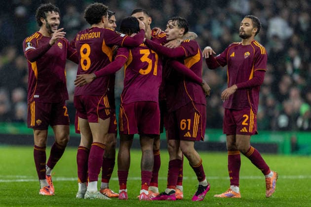 Celtic v Roma Europa League 11 12 2025. Leon Bailey of AS Roma is surrounded by his team mates in celebration only to see his goal disallowed following a VAR check during the UEFA Europa League 2025 26 Matchday 6. Celtic FC vs AS Roma, Celtic Park, Glasgow, 11 December 2025. Parkhead Celtic Park Glasgow Scotland Editorial use only , Copyright: xColinxPoultneyx PSI-23408-0023