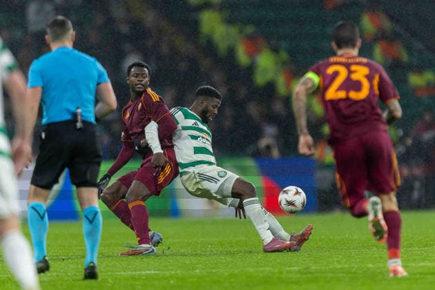 Celtic v Roma Europa League 11 12 2025. Kelechi Iheanacho of Celtic FC goes down under the challenge of Evan Ndicka of AS Roma during the UEFA Europa League 2025 26 Matchday 6. Celtic FC vs AS Roma, Celtic Park, Glasgow, 11 December 2025. Parkhead Celtic Park Glasgow Scotland Editorial use only , Copyright: xColinxPoultneyx PSI-23408-0036