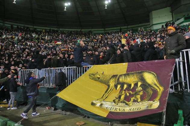 11.12.2025 Europa League Fase a Gironi : Celtic vs Roma Nella foto: Tifosi& xD;(Foto Gino Mancini)  Copyright: xGinoxMancini IPAxSportx xipa-agency.netx xx IPA_69045224 IPA_Agency_IPA69045224