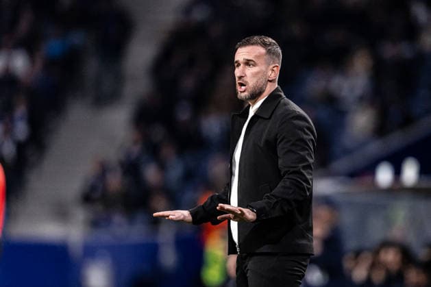 FC Porto v Malmo FF - UEFA Europa League 2025 26 League Phase MD6 PORTO, PORTUGAL - DECEMBER 11: Malmo Head Coach Anes Mravac reacts during to the UEFA Europa League 2025 26 League Phase MD6 match between FC Porto and Malmo FF at Estadio do Dragao on December 11, 2025 in Porto, Portugal. (Photo by Joao Gregorio RSM Press via Photo Players Images Magara press) Porto Estadio do Dragao Portugal Copyright: xJoaoxGregoriox