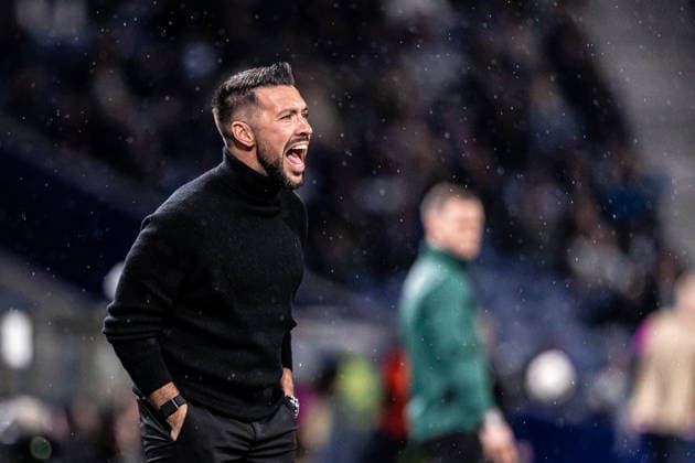 FC Porto v Malmo FF - UEFA Europa League 2025 26 League Phase MD6 PORTO, PORTUGAL - DECEMBER 11: Porto Head Coach Francesco Farioli shouts during to the UEFA Europa League 2025 26 League Phase MD6 match between FC Porto and Malmo FF at Estadio do Dragao on December 11, 2025 in Porto, Portugal. (Photo by Joao Gregorio RSM Press via Photo Players Images Magara press) Porto Estadio do Dragao Portugal Copyright: xJoaoxGregoriox