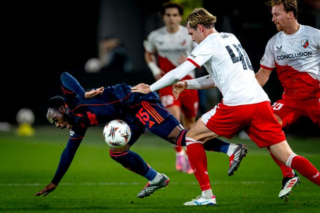 Nottingham Forest FC forwarder Arnaud Kalimuendo, FC Utrecht defender Matisse Didden during the match FC Utrecht vs Nottingham Forest FC at the Stadium de Galgenwaard for the Europa League League phase Matchday 6 season 2025 2026 in UTRECHT, Netherlands on 11 december 2025, photo by Marcel van Dorst EYE4images DeFodi Images
