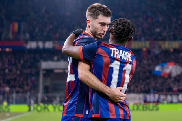 11 12 2025, Basel, St Jakob Park, Europa League FC Basel Aston Villa, 11 Benie Traore Basel 22 Leo Leroy Basel after scoring Basel St Jakob Park Basel Switzerland Copyright: xJustPictures.ch PascalxvonxBürenx jp-en-PaVoB-_VB_6419-1