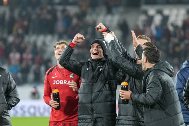Philipp Lienhart SC Freiburg, 03 sees on the videowall, screen that he has scored the goal, goal celebration, emotions, goal shot, finish, goal success, goal, goal , Germany, football, UEFA Europa League, matchday 6, league phase, 2025 2026, SC Freiburg vs FC Salzburg, 12 12 2025, Europa Park Stadion, Freiburg, Germany Freiburg Europa Park Stadion Baden Württemberg Germany Copyright: xArnexAmbergx