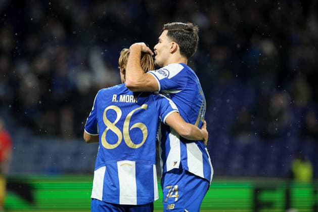 FC Porto vs Malmo FF - UEFA Europa League : (Foto Photo : Tiago Vieira Avant Sports) FC Porto vs Malmo FF - UEFA Europa League, Rodrigo Mora and Francisco Moura, players of FC Porto celebrates a goal, during the Europa League football match between FC Porto and Malmo FF at Estadio do Dragao in Porto, Portugal, on December 11, 2025. (Photo : Tiago Vieira Avant Sports) Porto, Portugal Estadio do Dragao Portugal Copyright: xFoto Photox:xTiagoxVieira AvantxSportsx