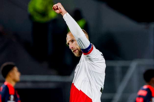Mike van der Hoorn of FC Utrecht celebrates after scoring his teams first goal FC Utrecht v Nottingham Forest FC, UEFA Europa League 2025 26 League Phase MD6, FC Utrecht v Nottingham Forest FC, Stadion Galgenwaard, December 11, 2025, Utrecht, Netherlands.