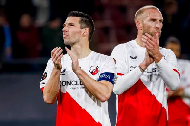 Nick Viergever of FC Utrecht and Mike van der Hoorn of FC Utrecht acknowledges the supporters after the final whistle FC Utrecht v Nottingham Forest FC, UEFA Europa League 2025 26 League Phase MD6, FC Utrecht v Nottingham Forest FC, Stadion Galgenwaard, December 11, 2025, Utrecht, Netherlands.