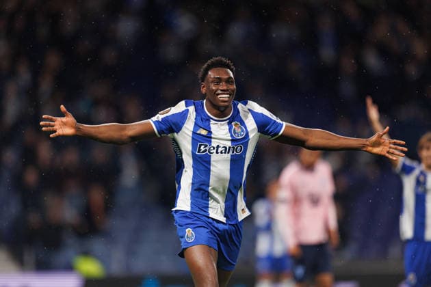 Samu Aghehowa seen celebrating after scoring goal during UEFA Europa League game between teams of FC Porto and Malmo FF (Bernardo Benjamim Ball Raw Images) Porto Estadio do Dragao Portugal Copyright: xBernardoxBenjamimx bernardobenjamim_fcporto_malmo_2526-128