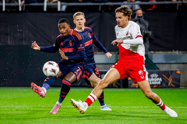 UEFA Europa League 2025 26 League Phase MD6 - FC Utrecht vs Nottingham Forest FC, Netherlands Callum Hudson-Odoi of Nottingham Forest shoots on goal and Siebe Horemans of FC Utrecht during the UEFA Europa League 2025 26 League Phase MD6 match between FC Utrecht and Nottingham Forest FC at the Stadion Galgenwaard in Utrecht, Netherlands, December 11, 2025. Utrecht Netherlands  Copyright: xMatrixxImagesx xWartxBrinkerhofx