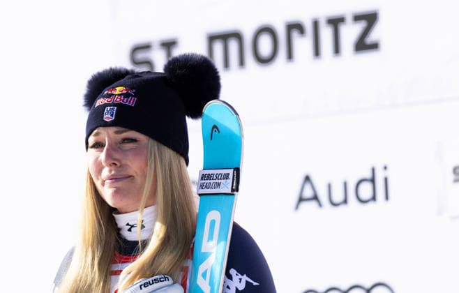 Foto IPP Gabriele Facciotti Pentaphoto Sankt St. Moritz 12 12 2025 Sci Alpino Coppa del Mondo 2025 2026 Discesa Libera Femminile nella foto la vincitrice Lindsey Vonn commossa sul podio italy ITALY  Copyright: xR4924_italyphotopressx
