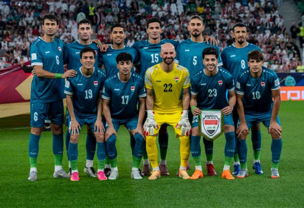 Jordan v Iraq : FIFA Arab Cup 2025 Starting players of Iraq pose for a group photo prior to the FIFA Arab Cup 2025 Quarter-final match between Jordan and Iraq at Education City Stadium in Doha, Qatar, on December 12, 2025. DOHA Qatar Copyright: xNOUSHADxTHEKKAYILx
