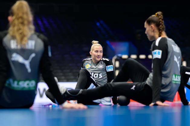 Handball, Womens World Championship, semi-final France Germany Goalkeeper Katharina Filter Germany Rotterdam Ahoy Netherlands